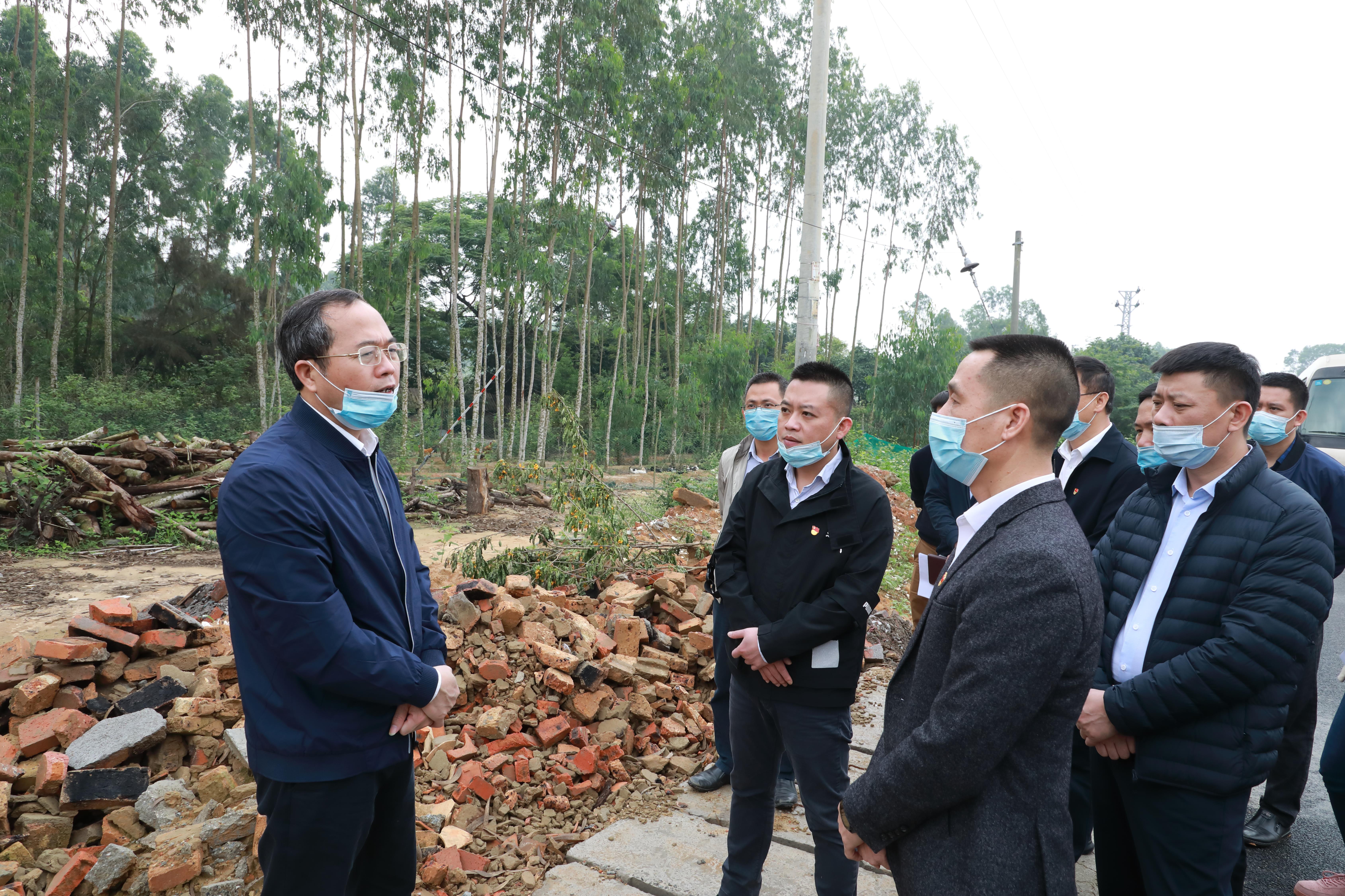 谢伍到龙头镇绿水村调研基层党建,乡村振兴工作